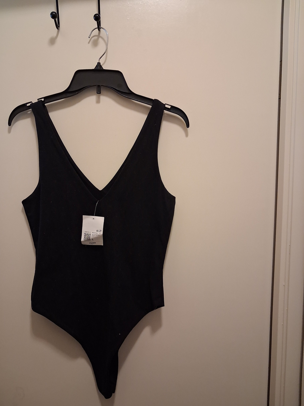 Forever 21 Black V-Neck Sleeveless Bodysuit